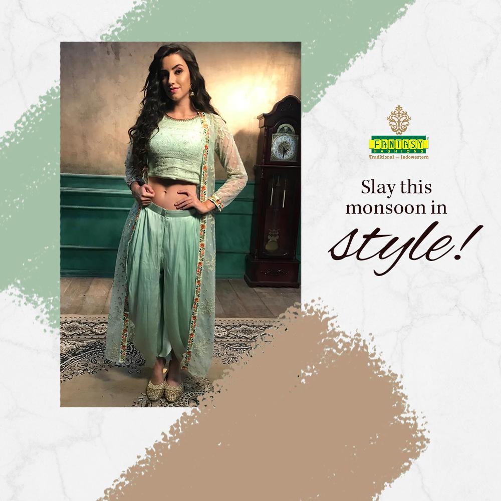 fantasyfashionf's tweet image. Get your hands on trendy #ethnicwears at #FantasyFashions
Visit us at 4th Lane, Lokhandwala Complex, Andheri West #Mumbai 

#Fantasy #Fashion #EthnicWear #traditionaloutfit #Sarees #IndianEthnicWear #Dresses #WomenWear #LadiesOutfit #AnarkaliSuits #Ethnicfashion #designerwear