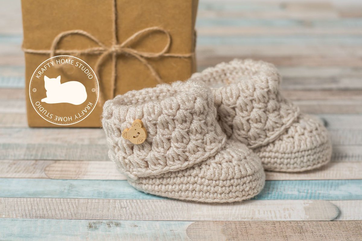 Really love this, from the Etsy shop KraftyHomeStudio. etsy.me/2X546Zm #etsy #clothing #shoes #children #pregnancyreveal #babybooties #babyboots #grandparentgift #babyannouncement #newbornbooties
