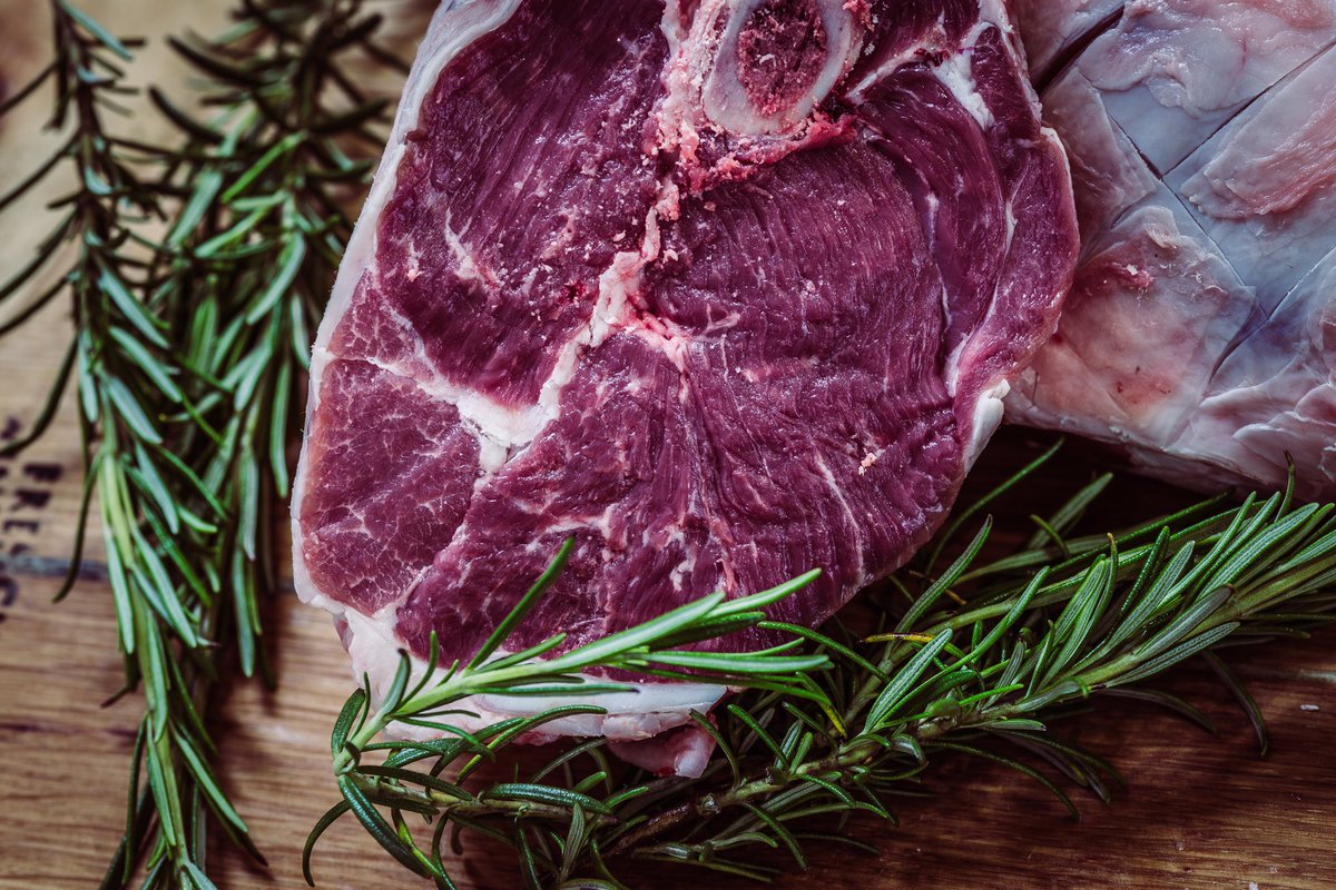 Where’s the beef? 

<a href="/NicolaCattini/">Nic Hooper</a> has been busy learning about direct-selling beef from her family farm in Cornwall 

Today on #EatFarmNow ⬇️

bit.ly/2xeh10z