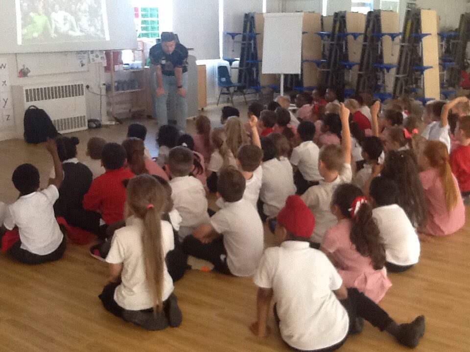 Highlees's tweet photo. Year 2 are meeting our local hero Marco Sementa. #70things @ElliotFndtn @ https://t.co/aB7nDCxjIb