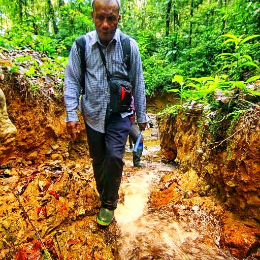 MarcelYonas's tweet photo. Beristirahat Dalam Damai Abang Hosea Demianus Asmuruf..Jasamu dalam pendidkan Geologi di Tanah Papua tdk akan terlupakan #geolog #Papua #geologipapua #uncen #ustj #teknikgeologi #geologi_unhas #sorong #eksplorasimineral https://t.co/WOSXTbXHVi