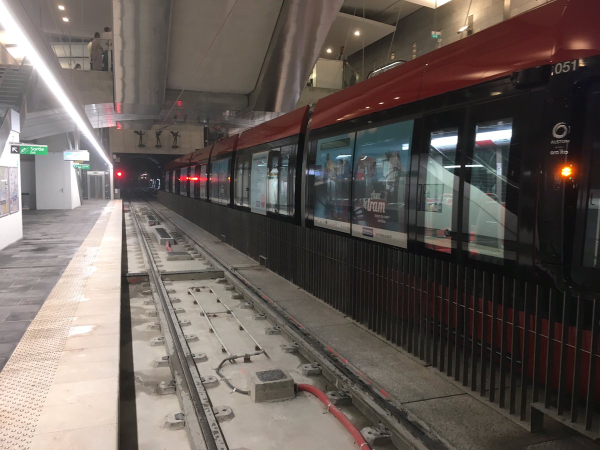 BenoitGuglielmi's tweet photo. Quelques images de toute première rame de tramway arrivée dans la station souterraine Jean-Médecin. #tramnice https://t.co/J6UsHSUPui