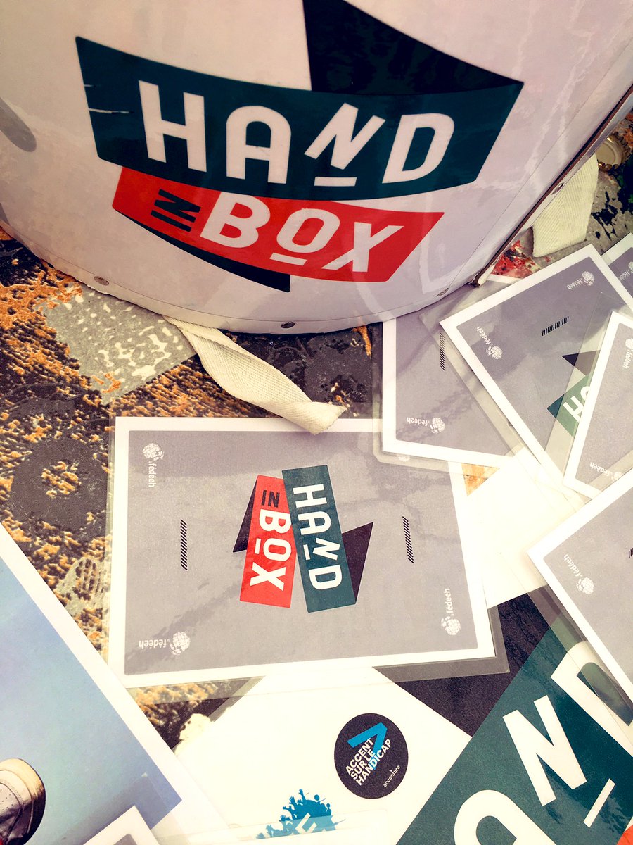 LeeLou_Hateau's tweet photo. ⛰Aujourd’hui, j’ai le plaisir d’animer un stand sur la #HandInBox de @lafedeeh en tant qu’ambassadrice lors du café des initiatives des #Assoliades19 de @La_FAGE https://t.co/hl3Sm9UYsR