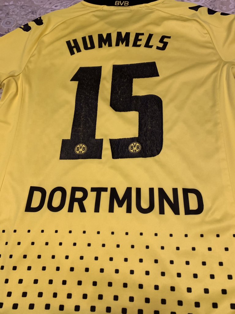 TheBestofMH15's tweet photo. @BVB @matshummels You look so happy!!! You are home!!! #Humme15 🐝🐝 https://t.co/oWjnQYHlkI
