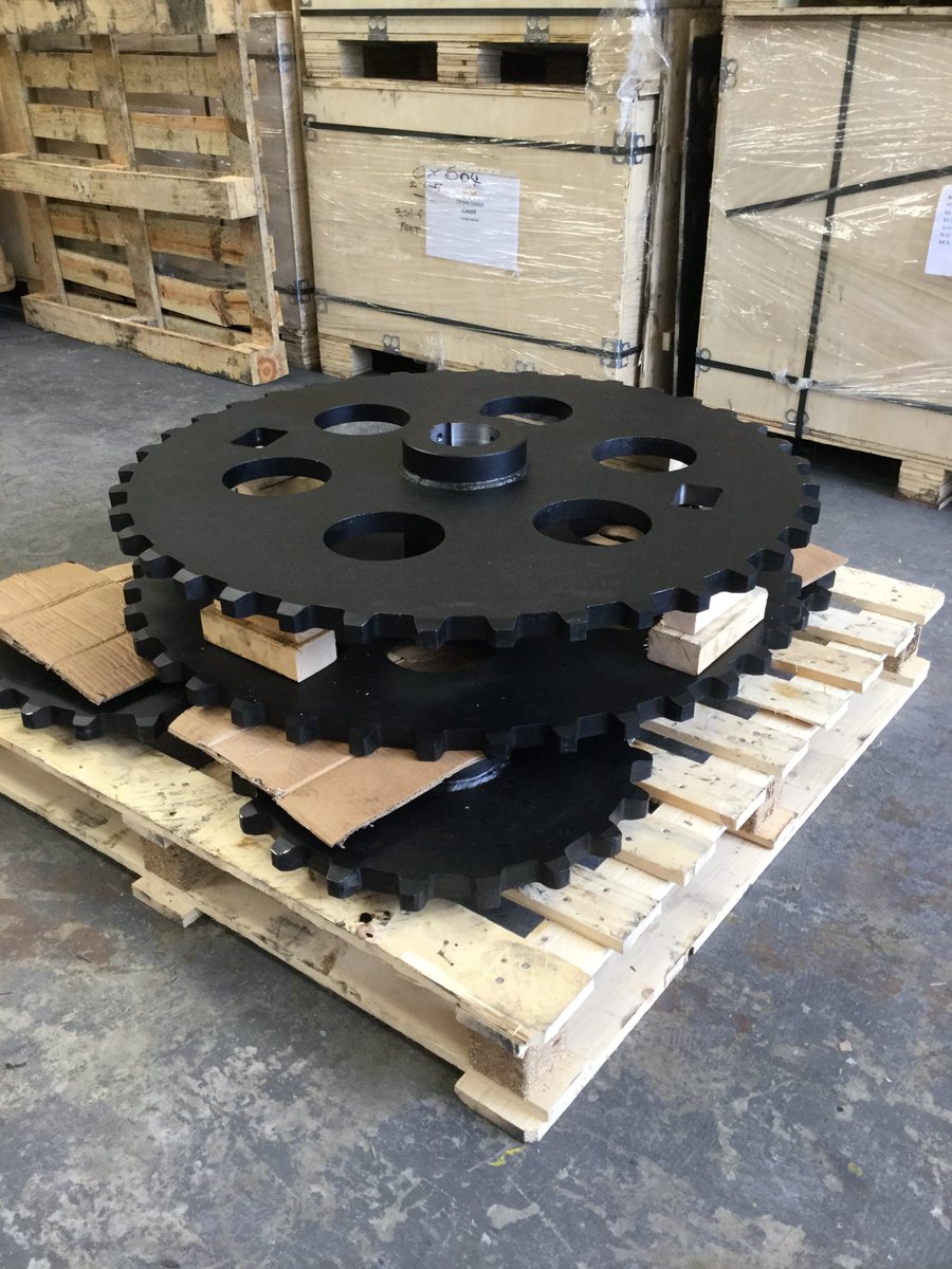Crownchains's tweet photo. Another busy week here @Crownchains in #Thirsk just dispatched these two 950mm #sprockets to an overseas customer bang on time! #UKmfg #EngineeringUk #BulkHandling #ItsGoingWell #ALogicalLink #FridayFeeling https://t.co/2nKfVS73cs