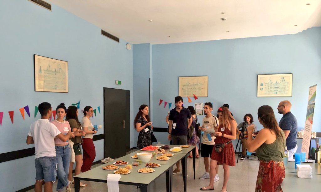 catvoluntaria's tweet photo. El Brunch Informatiu ha estat tot un รจxit!!๐๐คฉ๐๐๐๐๐ Si no heu pogut venir i us interessa conรจixer els nous projectes disponibles, els trobareu a: https://t.co/eB8exRFNAU #FCVfamily #europeansolidaritycorps #erasmusplus #volzone #FCVteam #voluntariat #FCVaroundtheworld https://t.co/Rh4wNP7Xdw