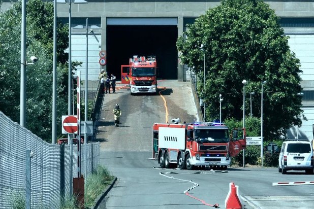 minouesquenet's tweet photo. Om 11u30 vandaag was er een bunkerbrand bij #IVBO #Brugge. De brandweer had alles vlug onder controle. De medewerkers #IVBO hebben alert gereageerd en er is gelukkig geen persoonlijke of materiële schade te betreuren. Als voorzitter wil ik hen daarvoor bedanken. 
#Bruggenbouwer https://t.co/QWtBPQF8p7