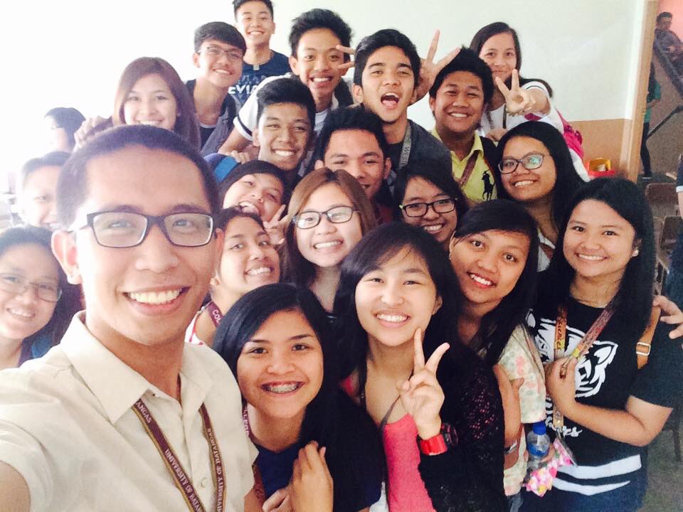 iPsyCARLogy's tweet image. Way back 2015. Ang bilis ng panahon. Ga-graduate na nga naman ang mga batang ito. Congratulations Class of 2019! ❤️
#CARLearning. #teacheREMAN. #BSBA. #Education. #PoliticalScience. #LegalManagement. #Psychology.  #UBCV. #GeneralPsychology.