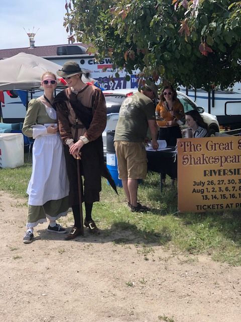 We're back at Frontier Days today! Make sure to stop by to say hello to our thespians and buy your favourite line! We're only 4 weeks out from opening 😲 Do you have your tickets yet? 
#midsummerswiftcurrent #southwestshakespeare #lyricshakespeare