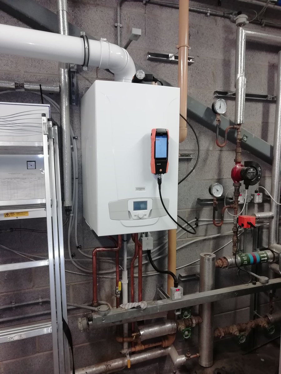 Replacement <a href="/PottertonComm/">Potterton Commercial</a> boiler this week  at Ysgol Pencoch after their hydrotherapy pool boiler unexpectedly failed.

Having the right lifting tool helps make light work of this install while keeping our engineers safe from injury 💪😁

#GasSafe #nwalestweets #chestertweets