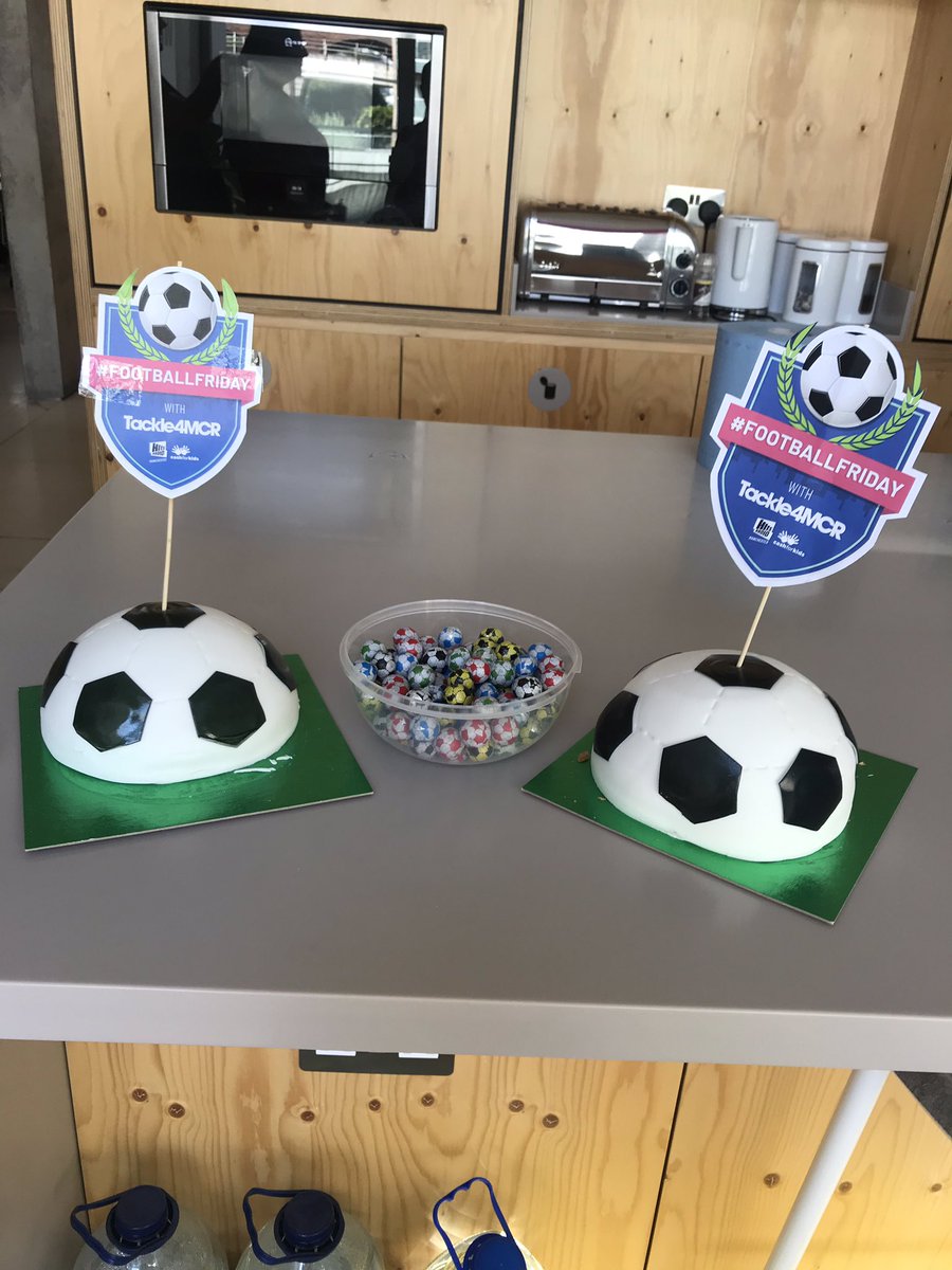 crcazzacr's tweet photo. #FootballFriday @urban_splash @hitscashforkids https://t.co/KMZjWg0hi3