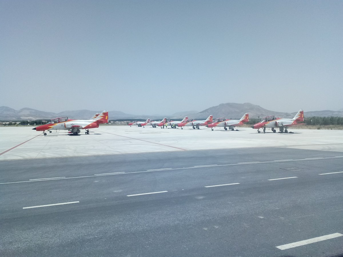 EsauPrzJmnz's tweet photo. ¡Hola @patrullaguila! ¡Bienvenidos a Granada! #LEGR https://t.co/DznEY1yvdm