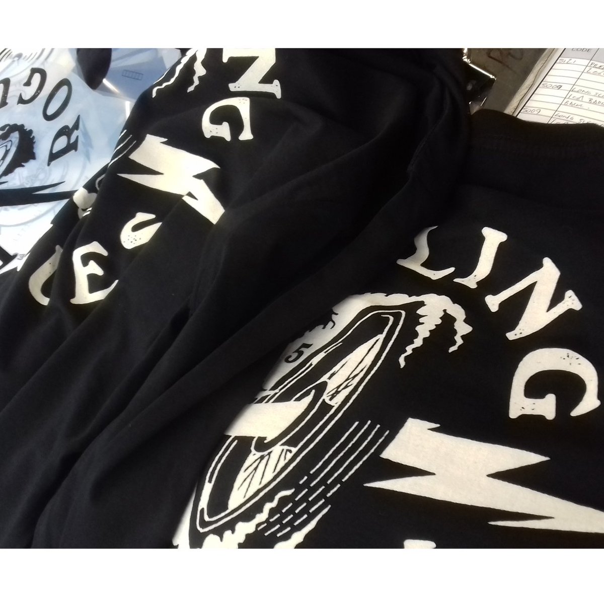 MemoryScreen_PS's tweet image. Hand printed for Rolling Rogues a few weeks ago. 
The whole range was a pleasure to be involved with from start to finish.

#militarymedia #agency #designagency #exmilitary #veteran #mediaspecialist #filmcrew #royalmarines #army #navy #tshirtprinting #silkscreenprinting #tshirt