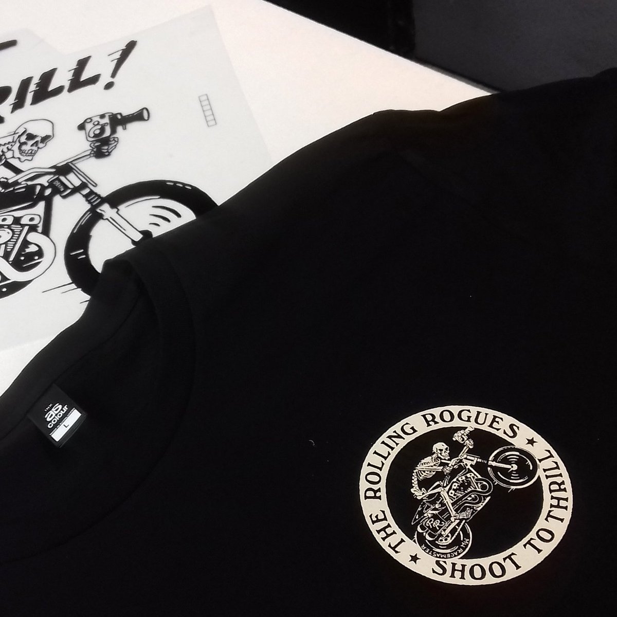 MemoryScreen_PS's tweet image. Hand printed for Rolling Rogues a few weeks ago. 
The whole range was a pleasure to be involved with from start to finish.

#militarymedia #agency #designagency #exmilitary #veteran #mediaspecialist #filmcrew #royalmarines #army #navy #tshirtprinting #silkscreenprinting #tshirt