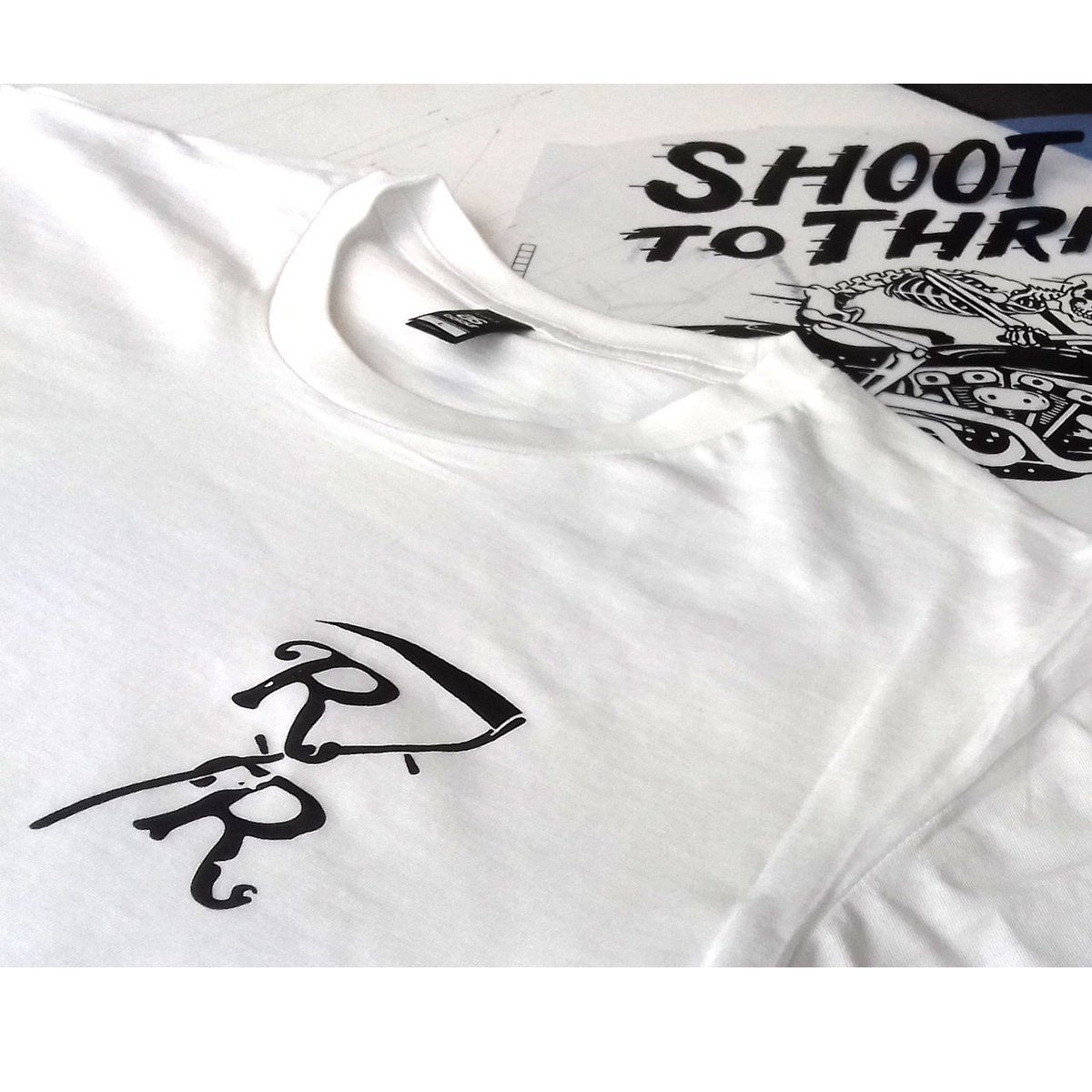 MemoryScreen_PS's tweet image. Hand printed for Rolling Rogues a few weeks ago. 
The whole range was a pleasure to be involved with from start to finish.

#militarymedia #agency #designagency #exmilitary #veteran #mediaspecialist #filmcrew #royalmarines #army #navy #tshirtprinting #silkscreenprinting #tshirt