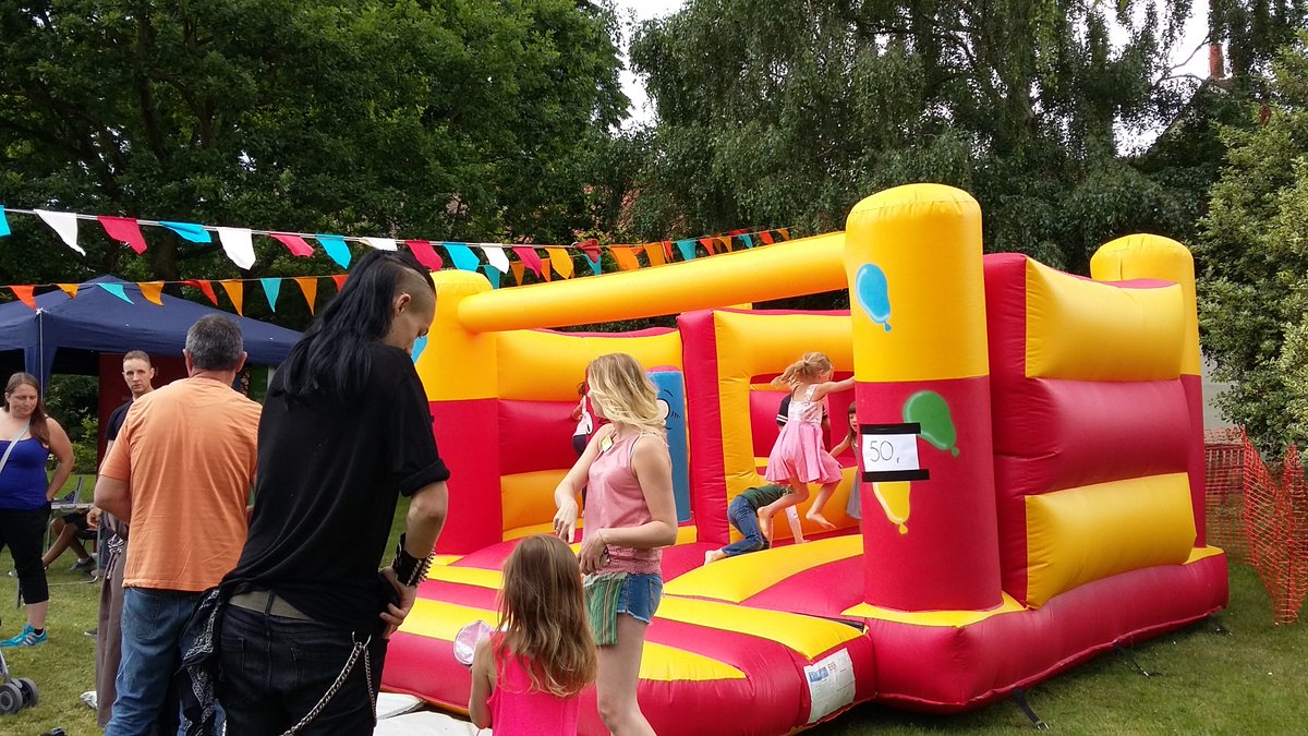 StNicsWitham's tweet photo. Just a day and the Medieval Fayre will be in full swing #Bigsing1 https://t.co/gq4kqqyQ9t