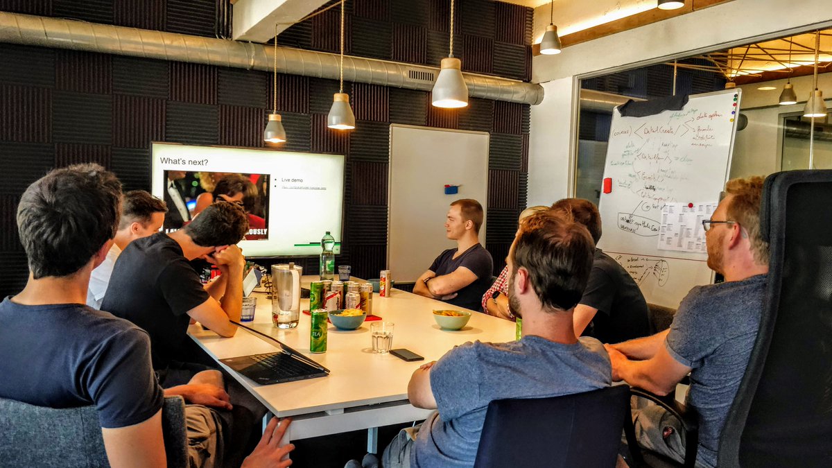 taketheleadBE's tweet image. Iedereen zit vol spanning te wachten op de live demo van @AlbertTomasiak over @vuejs bij @taketheleadBE #techtalk #techtalkfriday #vuejs