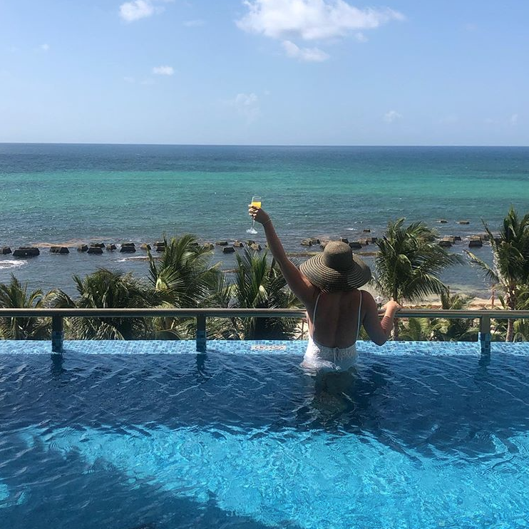 GenerationsRsrt's tweet photo. This is how we welcome weekends at Generations Riviera Maya! #GenerationsTogether
[Photo via IG user: brittfay08] https://t.co/NiSpmQnUqw
