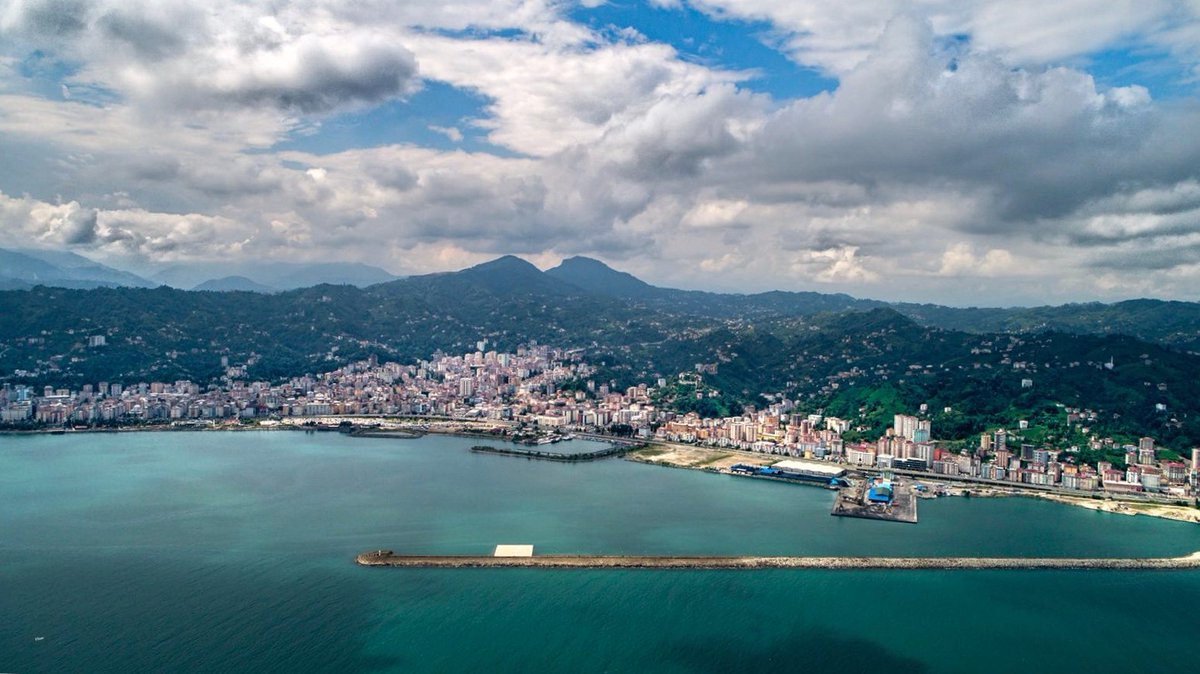 AsimRizeport's tweet photo. Riport Rize Limanı A.Ş #Riport #Rizeport #RizeAcente #RizeAgency #Rize #RizeTUG #RizeportTUG #RizeTugBoat #Çillioğlu #AsımÇİLLİOĞLU #RizeLiman https://t.co/q3u3xIQ7Zx