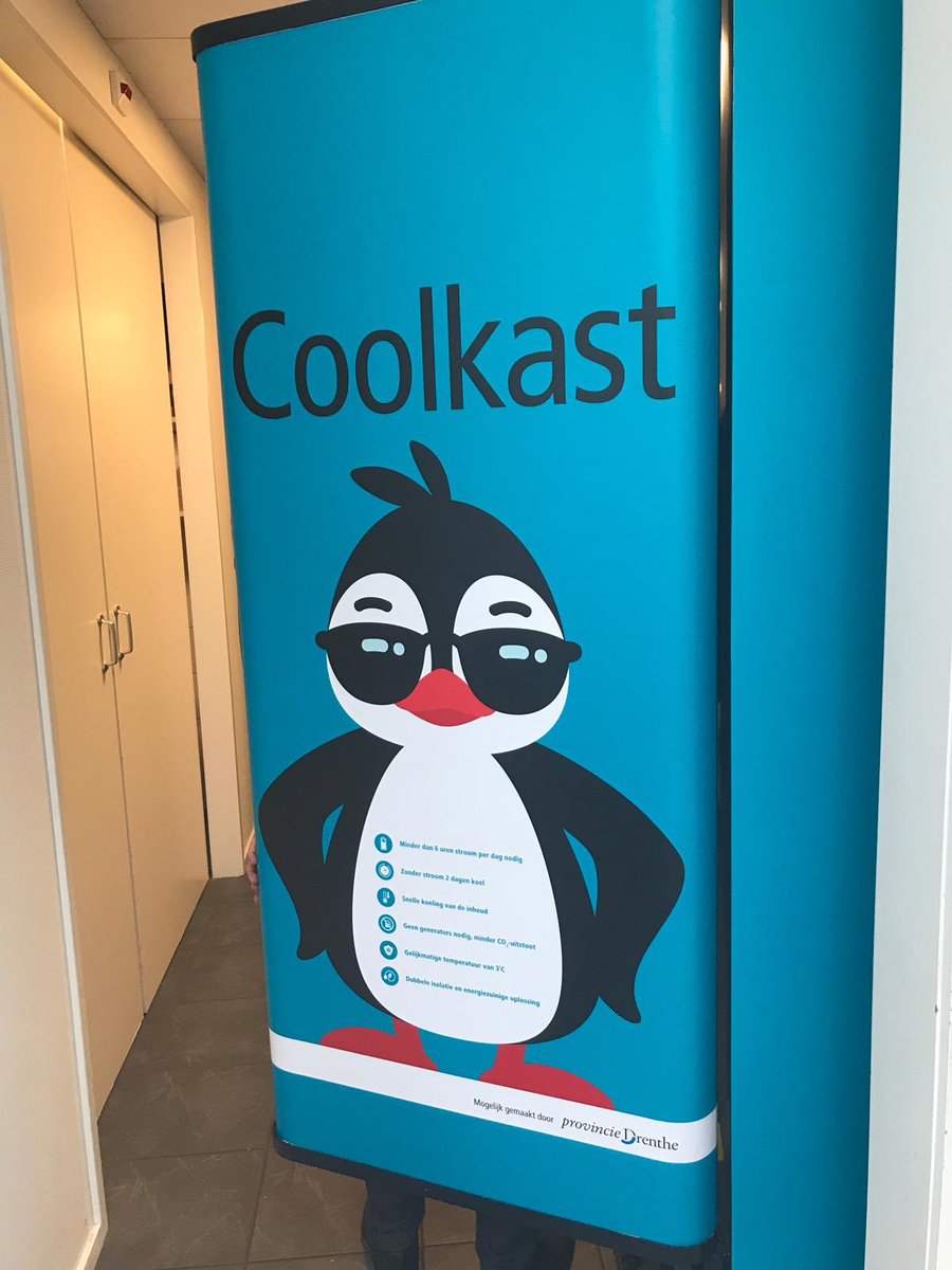 Slechts 6 uur aan de stroom, vervolgens 48 uur koelen. Dat kan de #Coolkast. De provincie #Drenthe zag de mogelijkheid die de Coolkast biedt voor #energiebesparing bij dorpshuizen. De eerste Drentse Coolkasten staan in De Schalle in Nijeveen en De Tiphof in Geesbrug