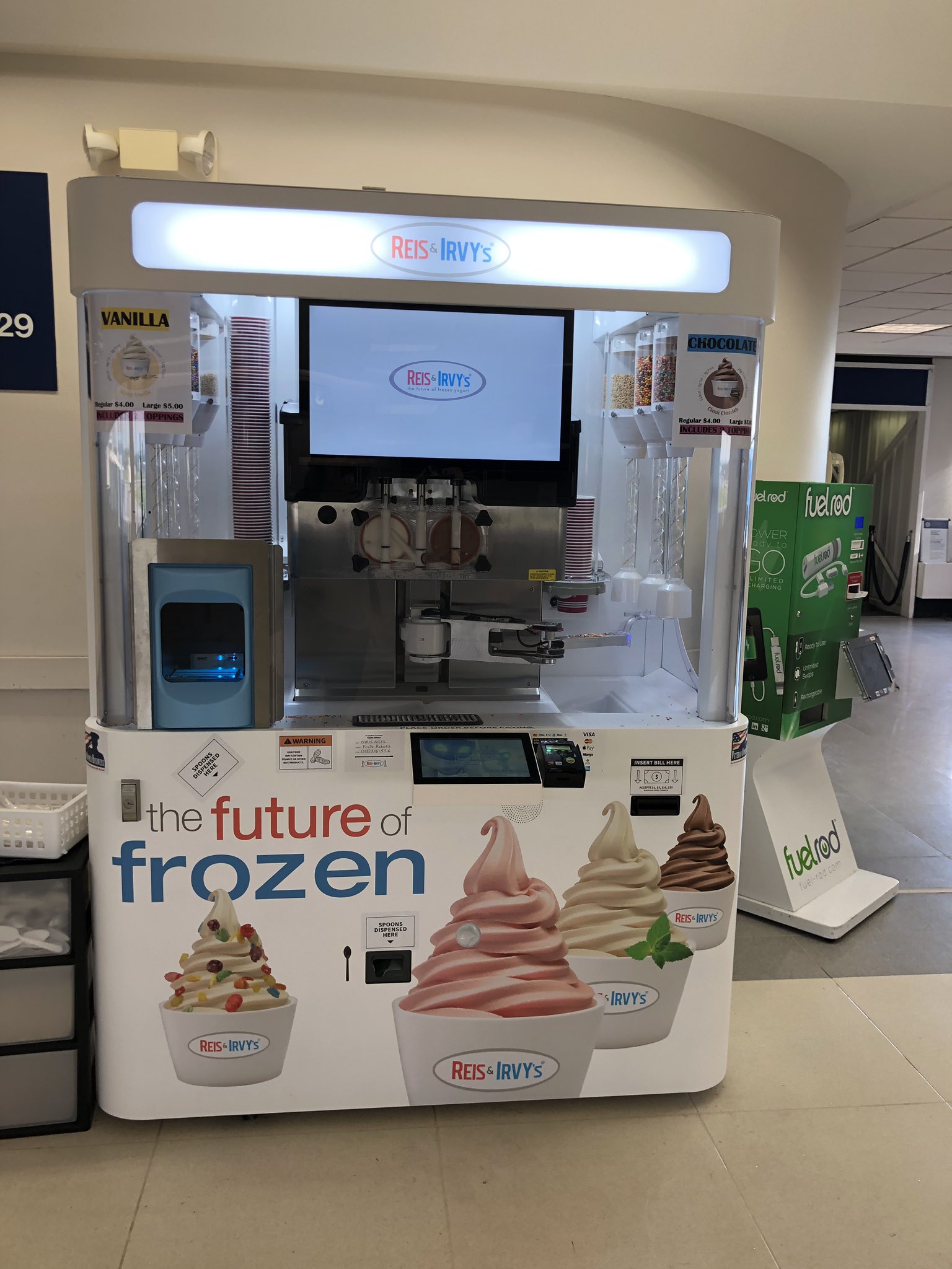 Frozen Yogurt Vending Machine OR Partner With Us