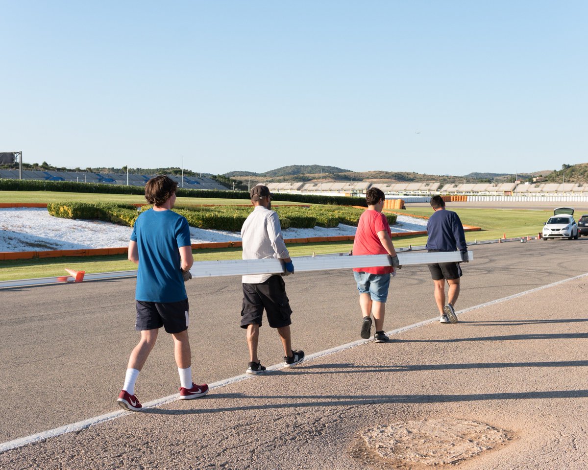 hyperloopupv's tweet photo. Se puede llegar muy lejos si todos andamos en la misma dirección. Keep pushing 💪🚀

If we walk in the same direction, we can achieve anything. Keep pushing 💪🚀

#HyperloopUPV #Hyperloop #HyperloopSpain #HyperloopEspaña #SpaceX #ElonMusk #PodCompetition #Turian #ShapingtheFuture https://t.co/1jGJMW5gdx