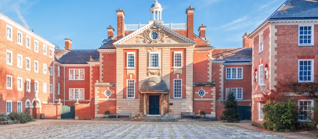 backlotsfilm's tweet photo. Olivia de Havilland Lecture at Oxford and Other Classic Film Adventures in Europe https://t.co/MmlxxpFXBF https://t.co/mKQVL2bCkF