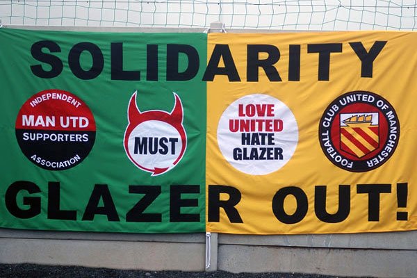 FCUnitedMcr's tweet photo. Want the #GlazersOut? You're welcome at Broadhurst Park any time 👍

The hostile, unwanted takeover of MUFC by the Glazers was the catalyst for our club's foundation in 2005. 14 years on, we're still here &amp; still fighting the good fight ✊

"Two Uniteds but the soul is one"🔴⚪⚫ https://t.co/13RviR4jWL