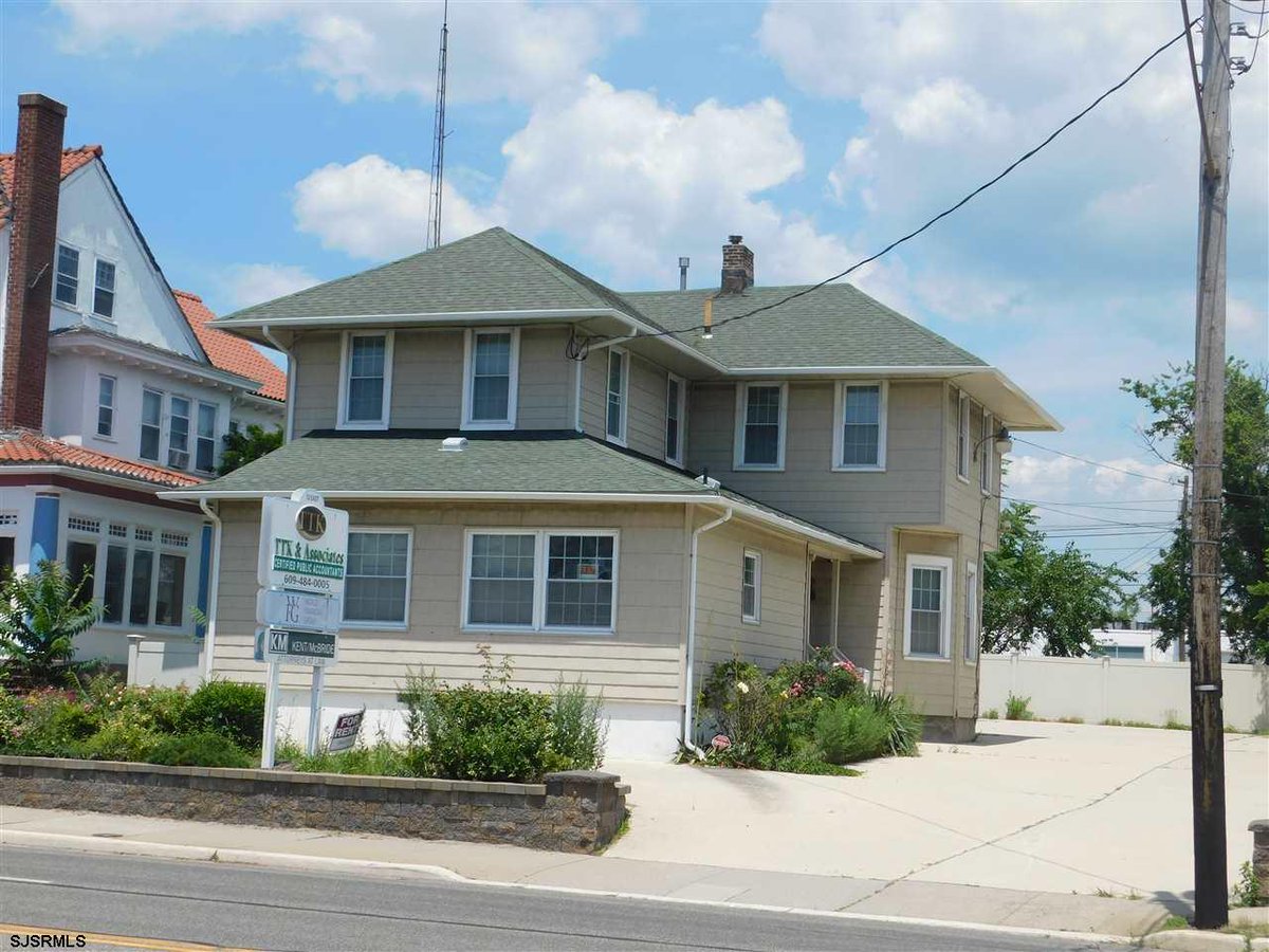 KWRAS794's tweet photo. Check out our newest listing in #Pleasantville! Tell us what you think!  #realestate https://t.co/QUXXZt8B7a https://t.co/gN39LpOqdF