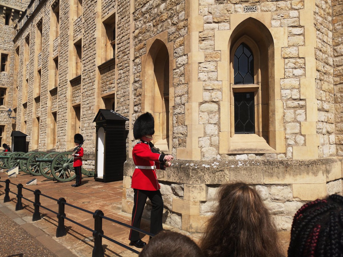 Haveley Hey 5W tweet media