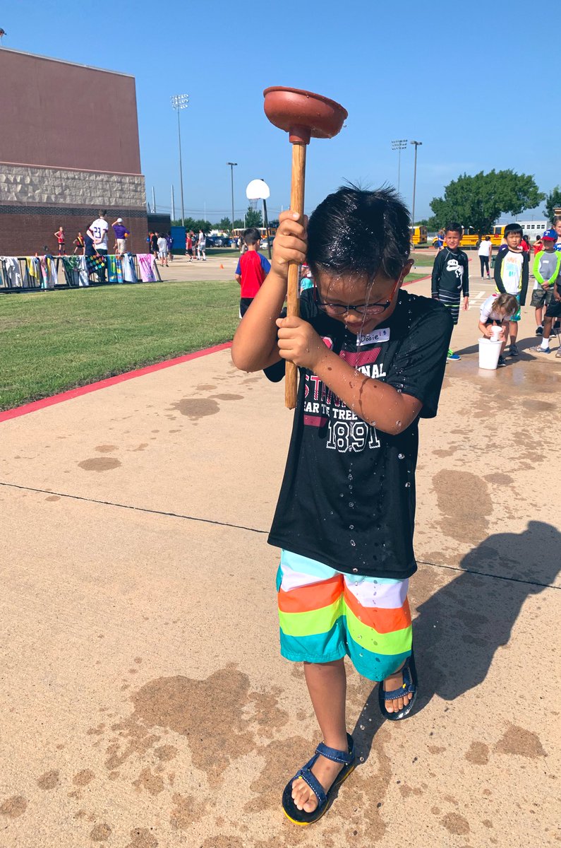 LISD_SDC's tweet photo. Bluebonnet campers had a blast at Field Day! ☀️⚽️🏀🏈 https://t.co/bcA9xF7ZKN