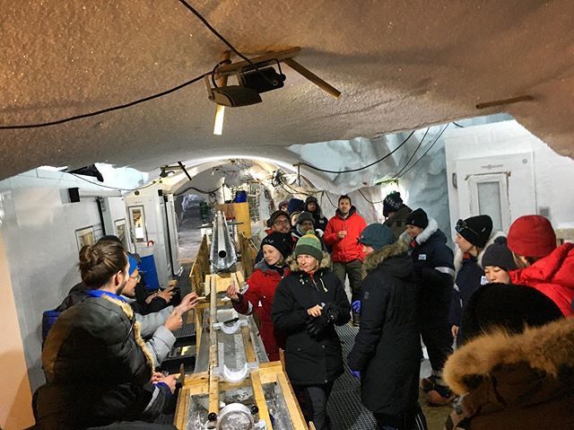 nissenjo's tweet photo. Today the #eastgrip ice core reached 2000m and joined the exclusive club of deep Greenland ice cores! https://t.co/tVsHwlAM27 https://t.co/cvQUdVBx1a