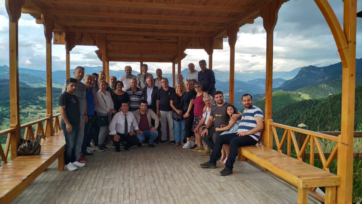 efkartepesi08's tweet photo. İlçe Kaymakamımız Sayın Musa GÖKTAŞ, Kocaeli'den gelen basın mensupları için Efkar Tepesi İşletmemizde yemek verdi.... https://t.co/3jcHoXWIGc