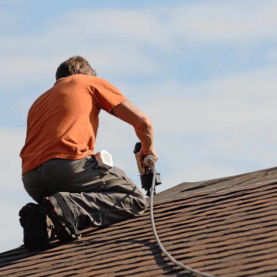 Chandlerroofs's tweet photo. Happy Friday from high up on this roof top! Think your roof may be in need of repair? schedule a NO COST inspection with us to be sure. You deserve peace of mind and to know your home is safe. #thechandlerroofingco https://t.co/ThsBk0d8SR