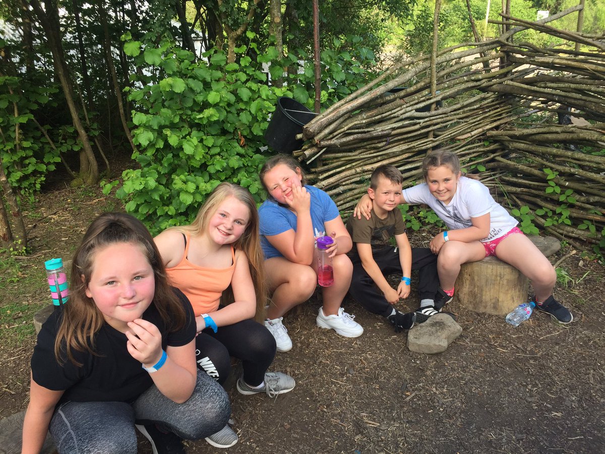 Pengeulanpri's tweet photo. What a first night #campfiretime https://t.co/Iq5oXXZE3w