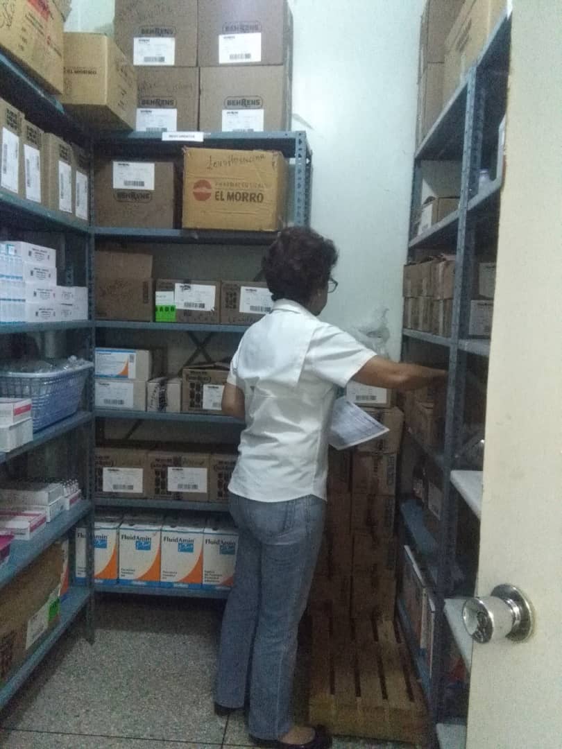 SucreSacs's tweet photo. Cumaná|| #DMC realizó Inspección para renovación de permiso de funcionamiento del suministro interno medicamentos Clínica Oriente c.a.. dando cumplimiento a la providencia 0189/2015 #SacsAvanza https://t.co/5A01XHi6qe