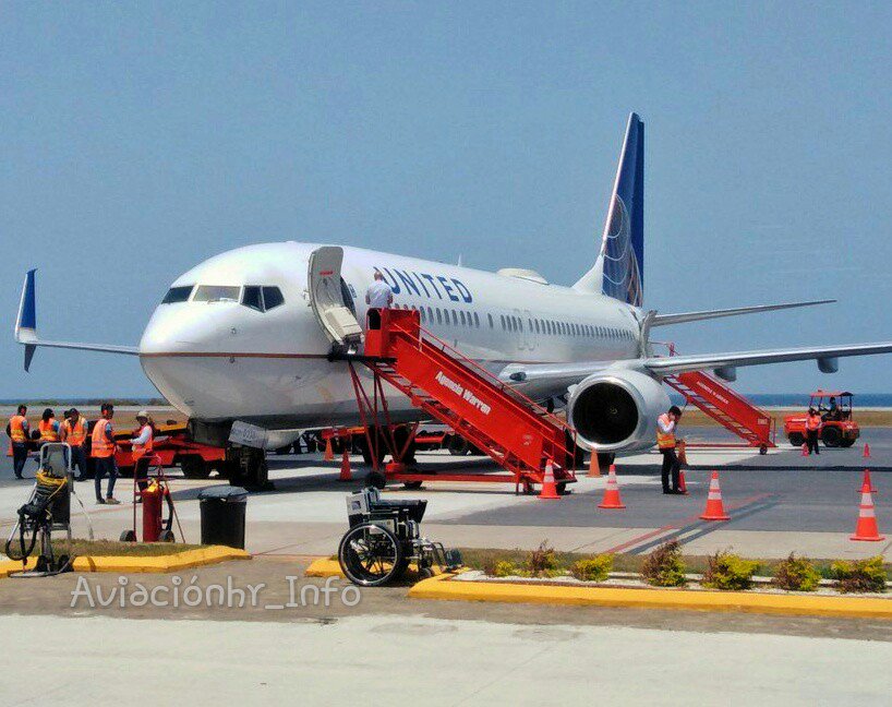 aviacionhr_info's tweet photo. Preciosas imagenes tomadas en #mhro #Roatan Islas De La Bahia @roatan
1. CRJ-200 de @Aerolineas
2. Boeing 737 -700 de @united
3. Jetstream 32 de @aerososa
Cortesía de @JosrRodriguez4 https://t.co/MpMAMnlrjk