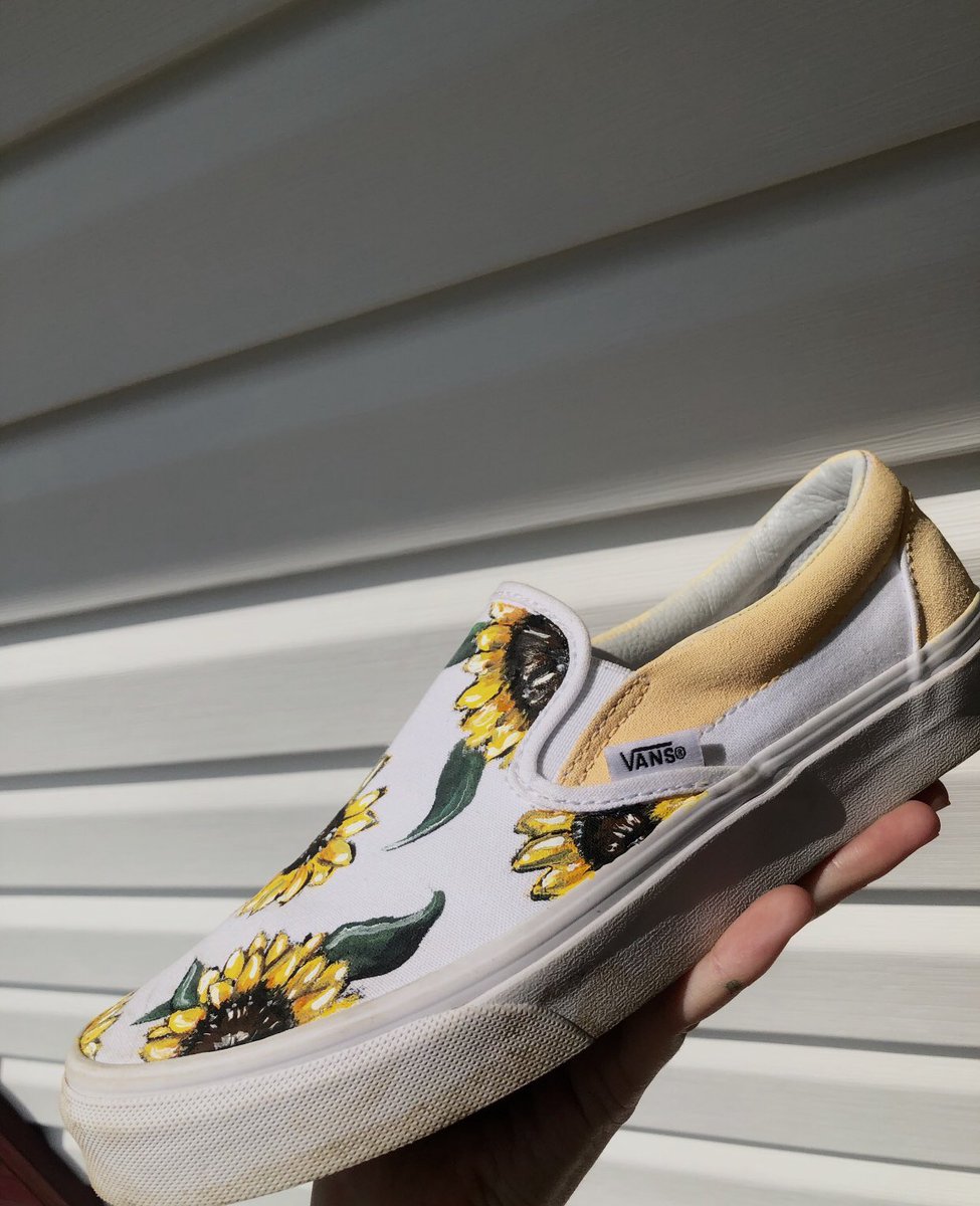 Paigehhxx's tweet photo. 🌻 old to new 🌻 // if interested in a pair don’t be afraid to hmu 👀 https://t.co/anJVDwvSRP