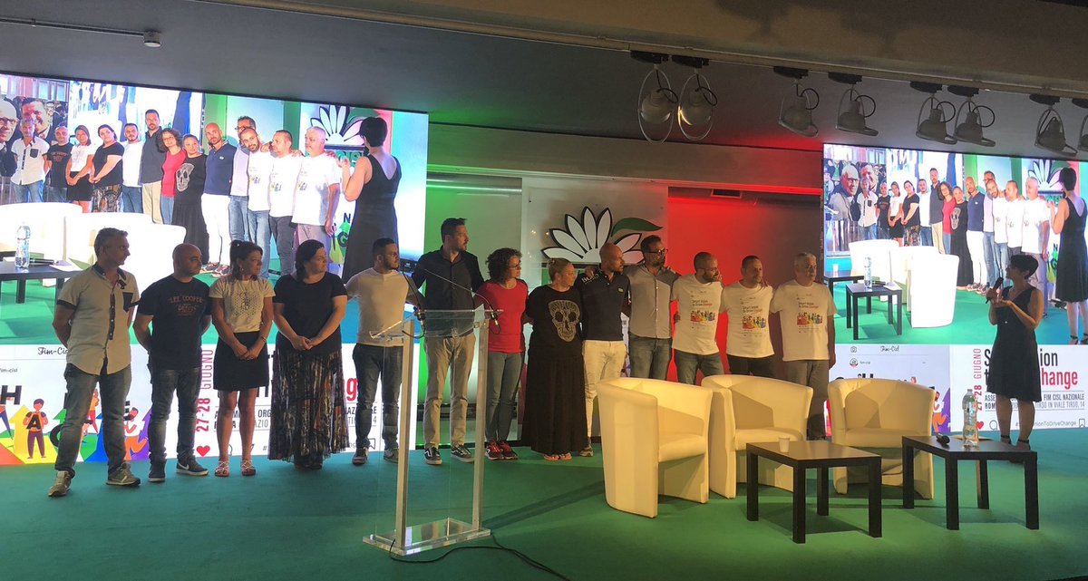 FimCislBergamo's tweet photo. 📌#28giugno2019
“Premiazione RSU e operatori di ogni regione per crescita organizzativa”, 
per la #Fim #Bergamo sono stati premiati Teresa Presutto delegata @BremboBrakes  e @luigipiccolo_  delegato @TenarisDalmine   #SmartUnionFim https://t.co/c1qnfLqbWw