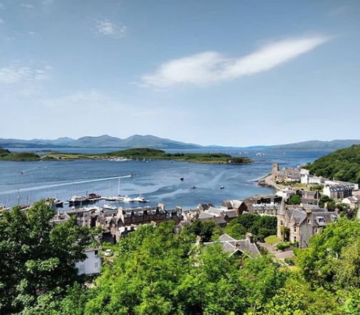 loveoban_'s tweet photo. The whole of Scotland has been blessed with beautiful sunshine this week! 🌞😎 Oban looks even better with the sun shining down on it - don't you agree? 😍🤩 https://t.co/QpaJ7CBEgV