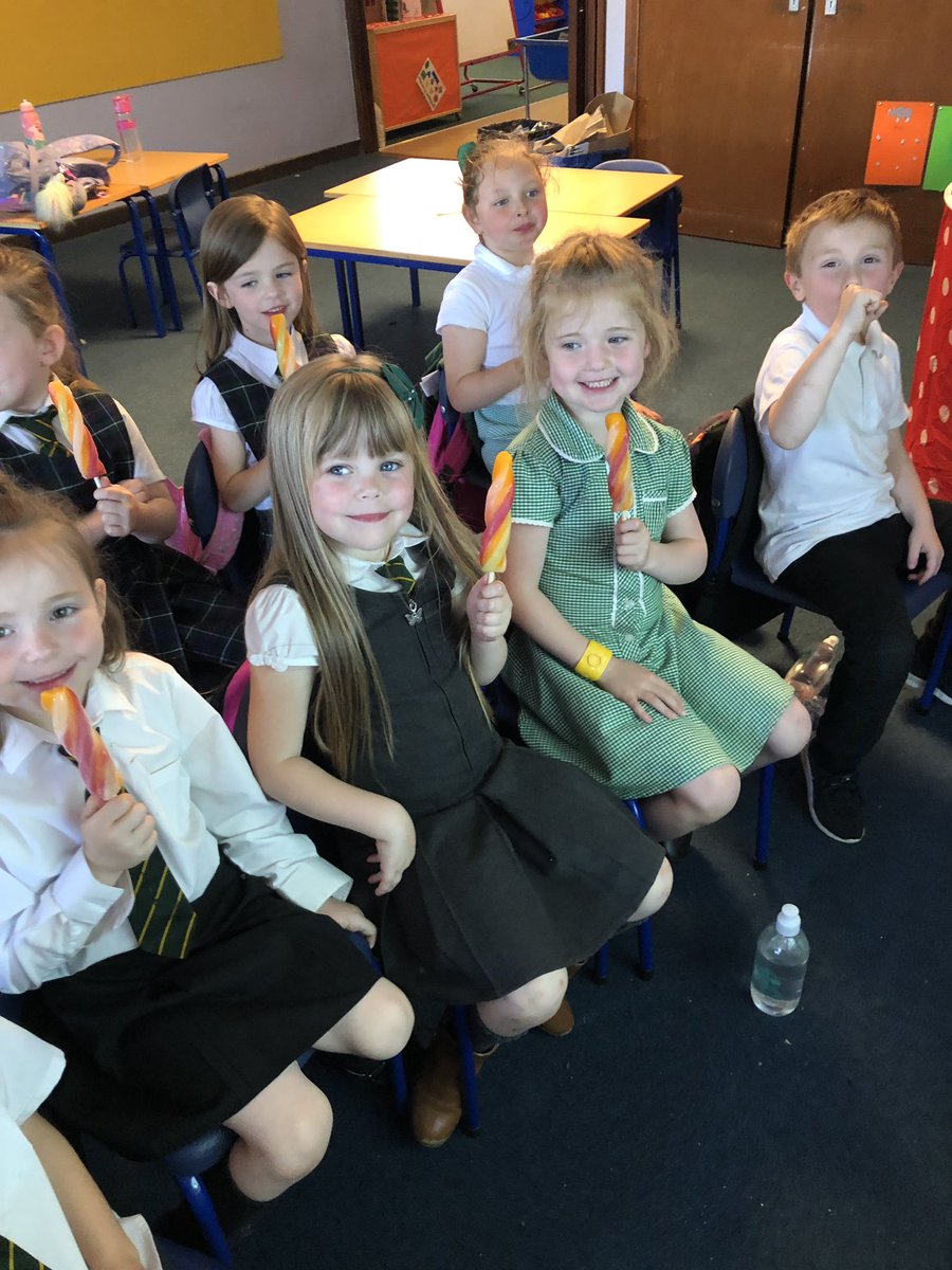 MrsH_StP's tweet photo. Yesterday we had a movie afternoon and we enjoyed an ice lolly to keep us cool! https://t.co/3BOHkQkp03
