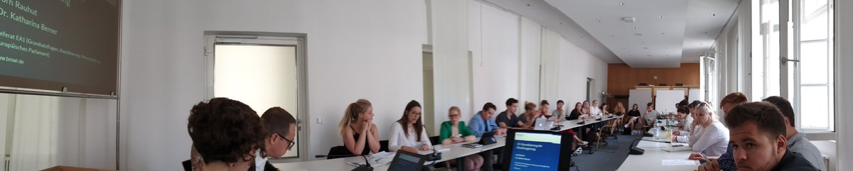 Open <a href="/UniPassau/">Universität Passau</a> in Berlin 👨‍🎓🌴👩🏾‍🎓🌱🌳 
#koordinationEU @BMWi_Bund 
Abschlussrude einer tollen Truppe #lobbyEU