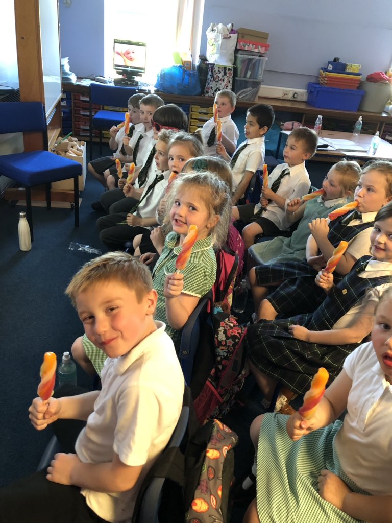 MrsH_StP's tweet photo. ☀️ Happy Holidays Everyone ☀️ 
Just wanted to say a huge thank you for your support this year and also for your very kind gifts - felt very overwhelmed reading the cards!
Thank you for being such a fantastic, special class P1a- love Mrs Hayes! ❤️ https://t.co/GGIIKfDWiR