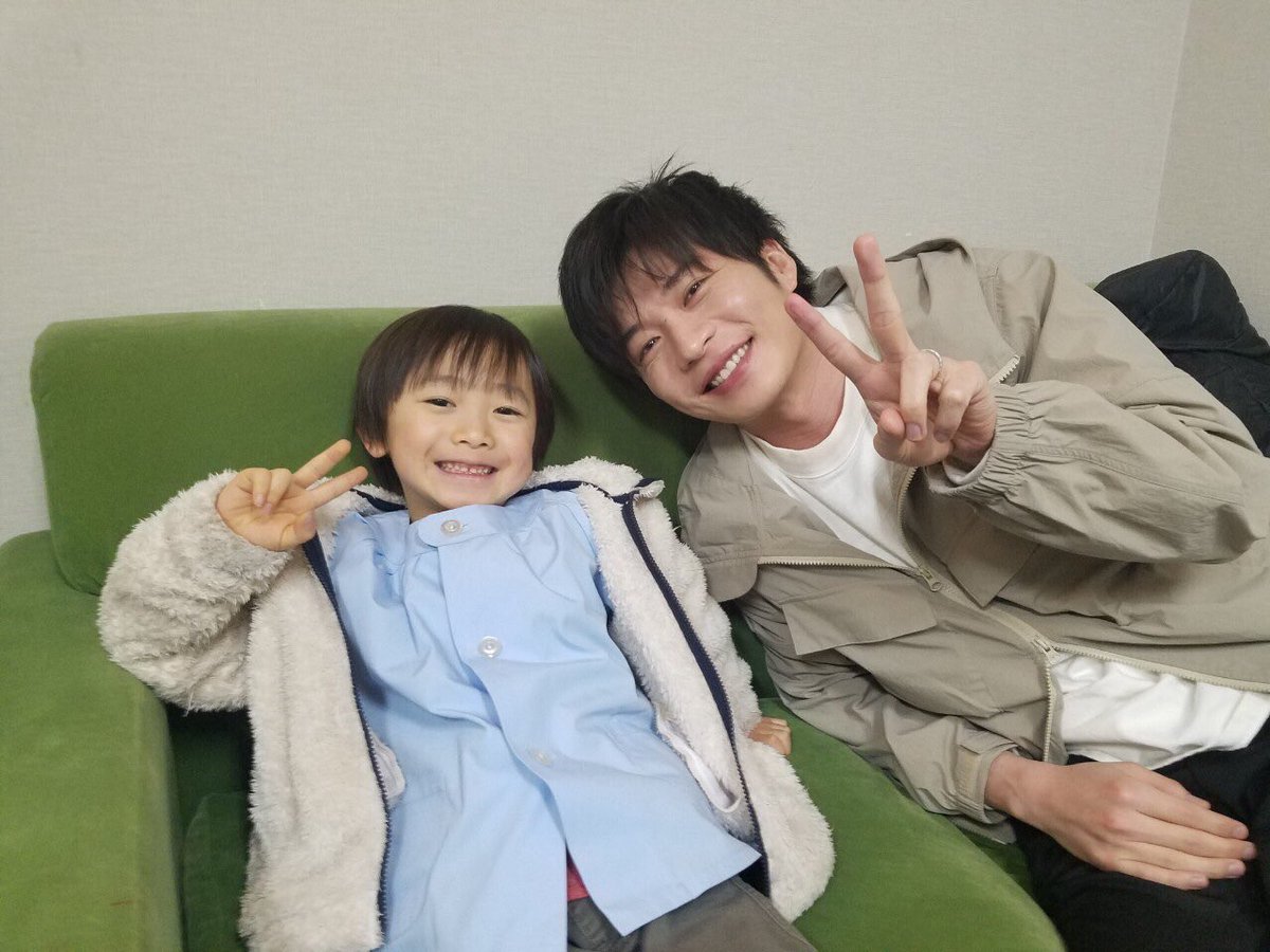 hituyounasiko's tweet photo. 田中圭と子供のセットはハッピーセット過ぎてやばいって私が言ってた https://t.co/qTt3pPALVL