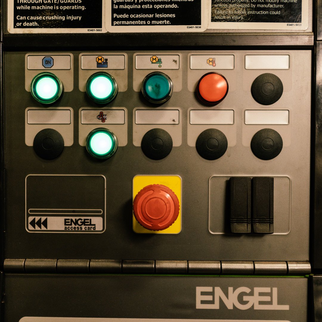 EnviroTech9's tweet photo. State of the art technology takes us to the cusp of molding innovation. https://t.co/XT5Gyd3Ftq
