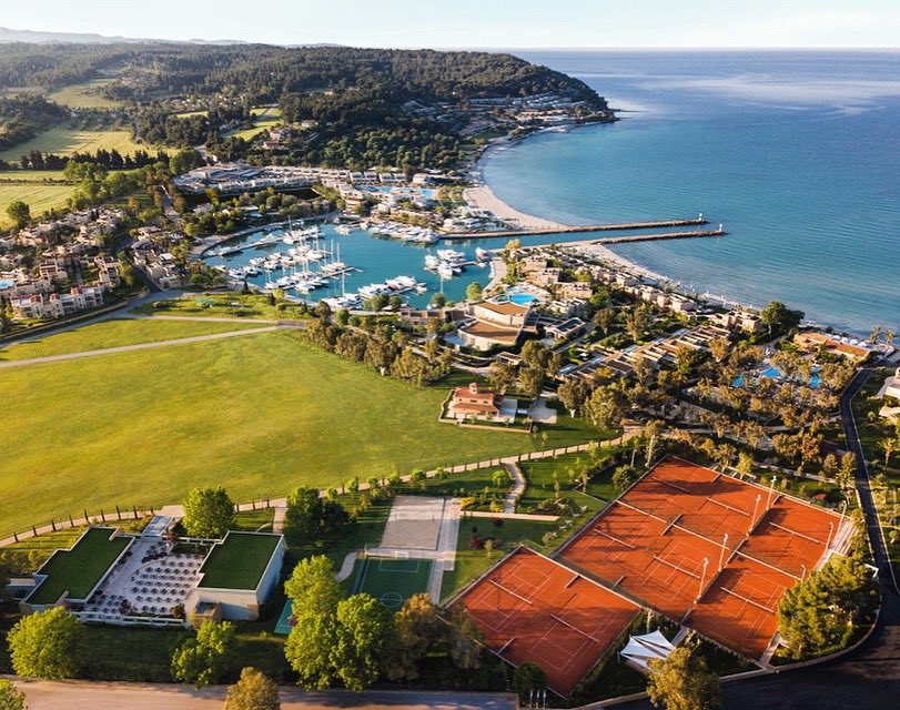 😍🎾 The new #RafaNadalTennisCentre has enjoyed a fruitful start in Halkidiki, one of Greece’s biggest tourist destinations. The #rafanadaltenniscentre lacated at the <a href="/sani_resort/">Sani Resort</a> it’s simply amazing! 🔝🎾 rafanadalacademy.com/en/rafa-nadal-…