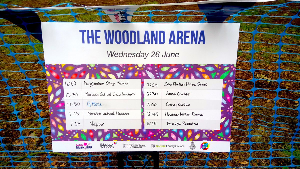 I had a wonderful time on the Woodland Stage at the <a href="/norfolkshow/">Royal Norfolk Show</a> on Wednesday! Thank you to <a href="/YN_AF/">Young Norfolk Arts</a> &amp; <a href="/NMHub/">Norfolk & Suffolk Music Hub</a> for having me (<a href="/RibbonsFamily/">Krista</a> @alliecorfield &amp; everyone else)! ☺️ It was beautifully staged as always! 
I took a pic of the brilliant John Flinton who was on before me.😀🎤
