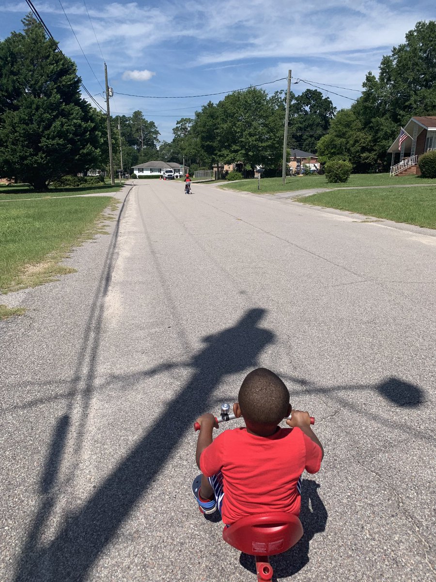 Morning walk/ride. Trying to keep up with them. #hdessummetselfie @PrinciPAL_HDES