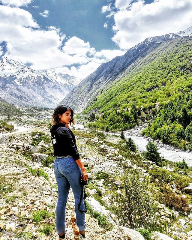 Goals, growing & glowing.🌼🌝🐛
@bloou_caterpillar
.
.
.
#unciatrails #himachalgram #dharamshalagram #himalayangirls #mountaineering #hippieinhills #himachal #himachalpradesh #himachalpictures #highlandernetwork #indiangirlstravel #onehimachal #plixxo #… ift.tt/2XHxfOm