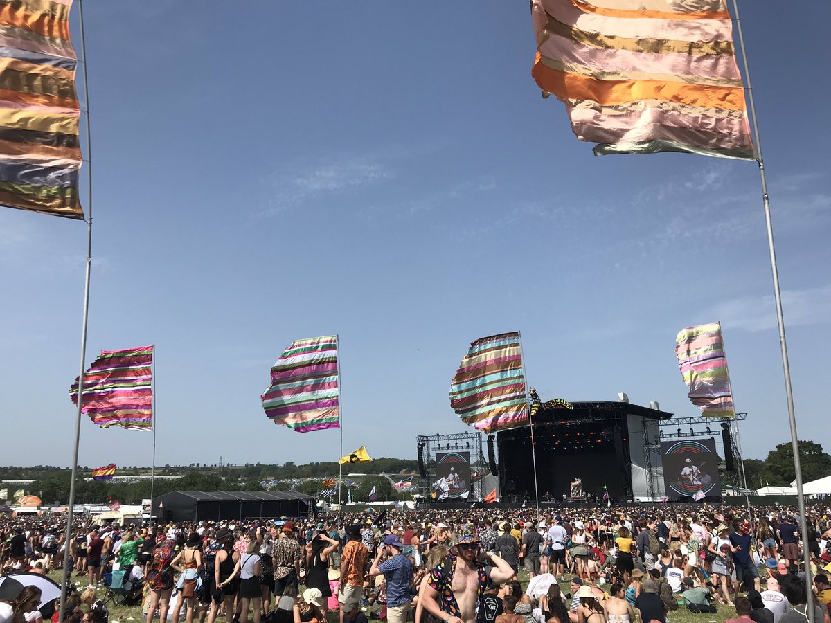 livebandsuk's tweet photo. #MacDeMarco has everyone dancing on the #otherstage @GlastoFest @GlastoLive #insectrebellion #Glastonbury #livemusic #festivals And he’s stripping off 💥💥💥💥💥 https://t.co/aHhe5MUJb1